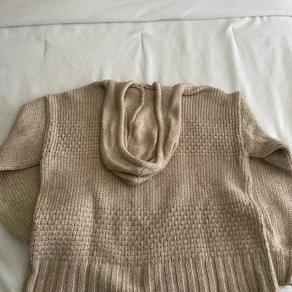 American Eagle Cozy Hoodie Sweater - Picture 2 of 3